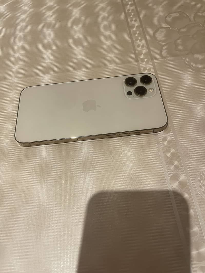 Apple iPhone 12 Pro Max 3