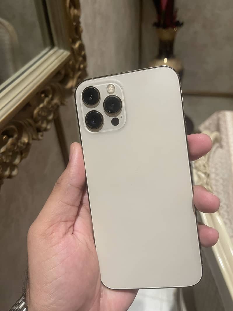 Apple iPhone 12 Pro Max 4