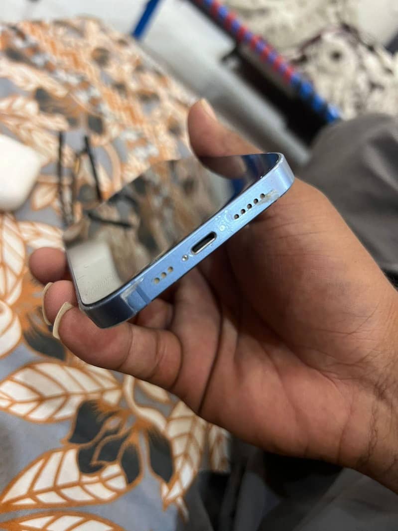 Apple iPhone 14 2