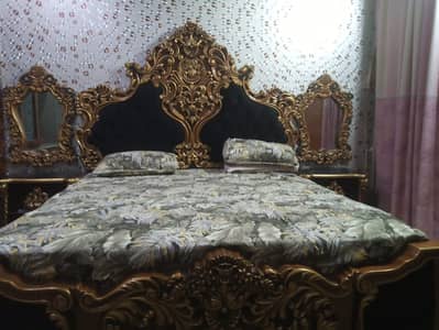 bed set with sidetables and side mirror good condition