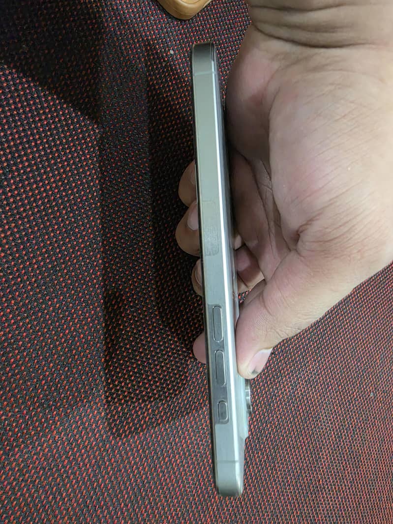 IPHONE 15 PRO MAX 5