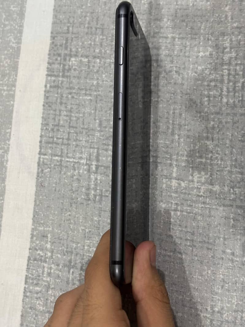 Apple iPhone 8 Plus 2