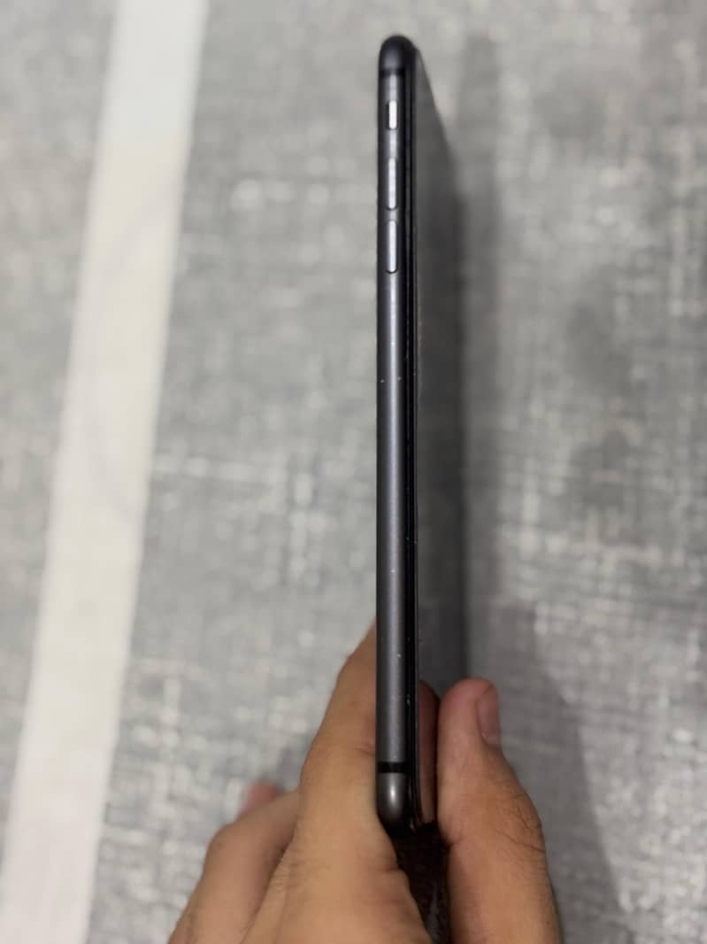 Apple iPhone 8 Plus 3