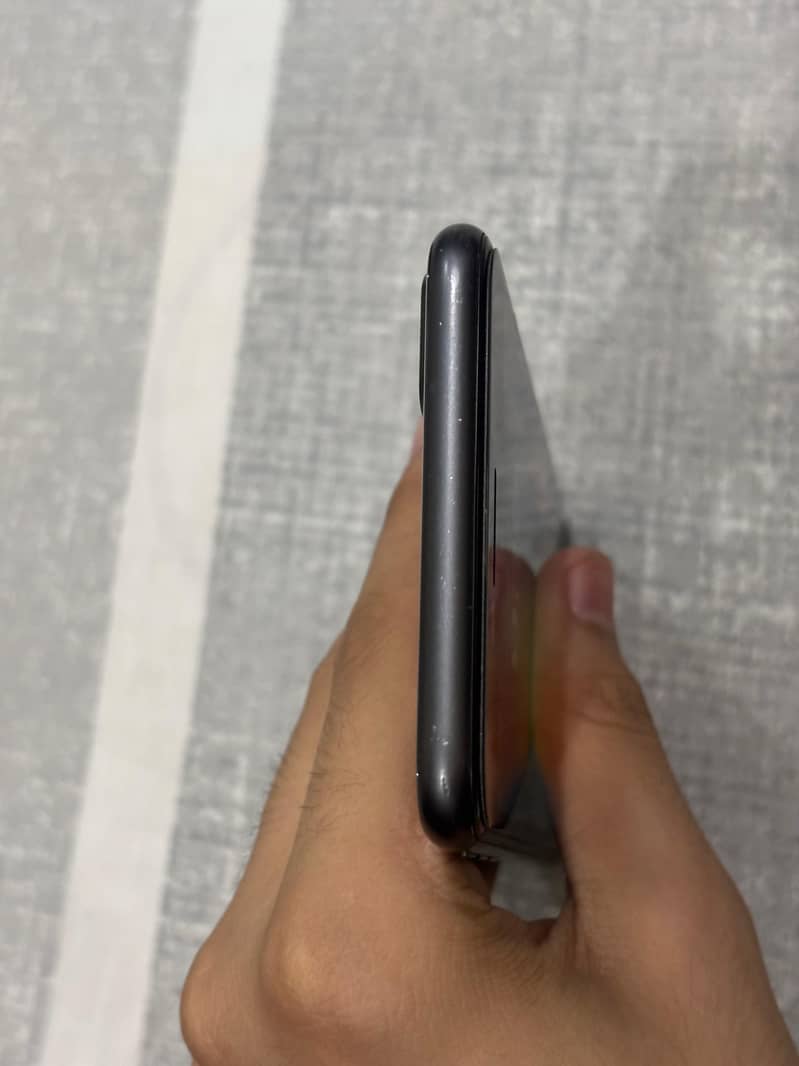 Apple iPhone 8 Plus 4
