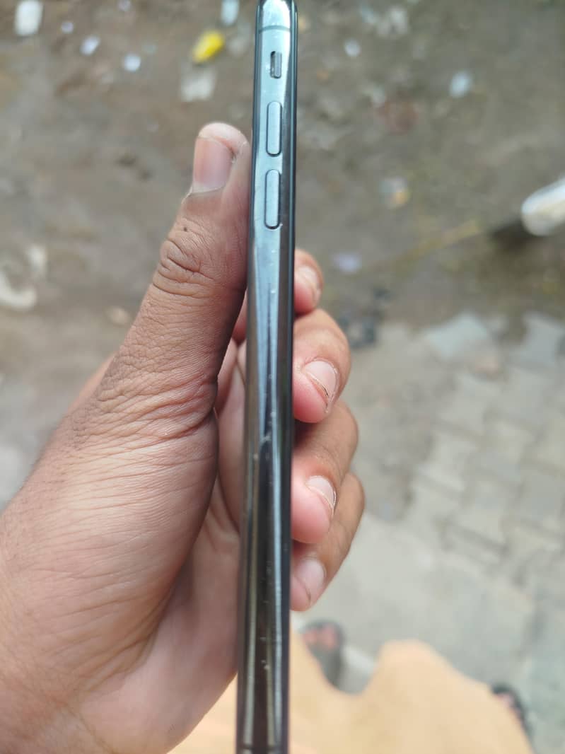 Apple iPhone X 6