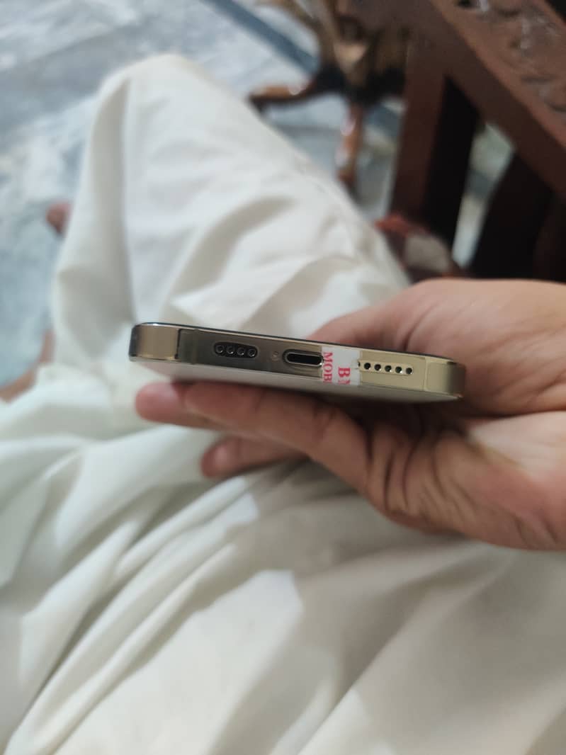 Apple iPhone 14 Pro Max 4