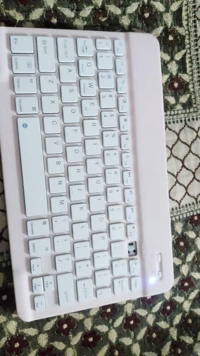 typo wireless keyboard 10 inch model 168 44 98 battery 3.7 volt / 150