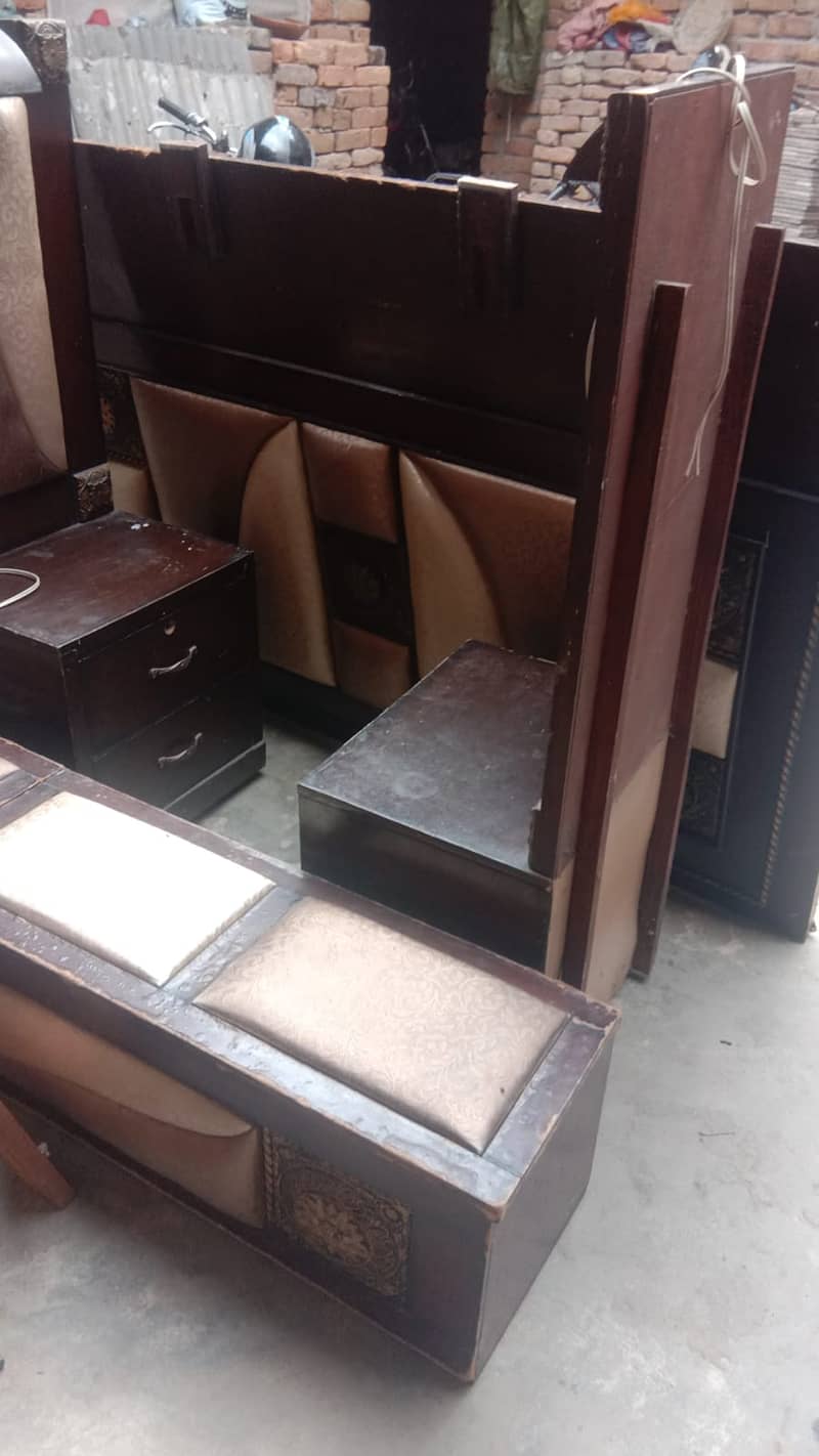 bed with side tables for 1