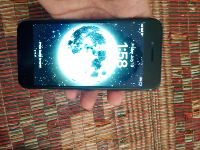 Apple iPhone 8 1