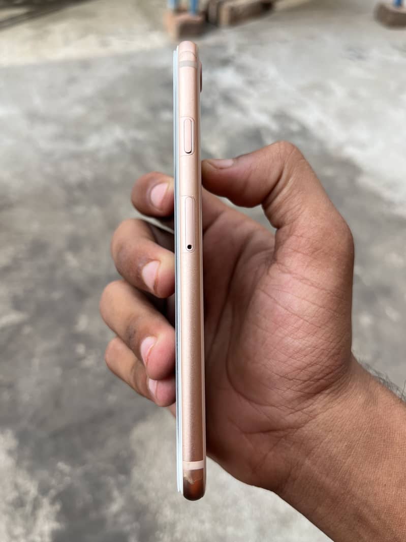 Apple iPhone 8 6
