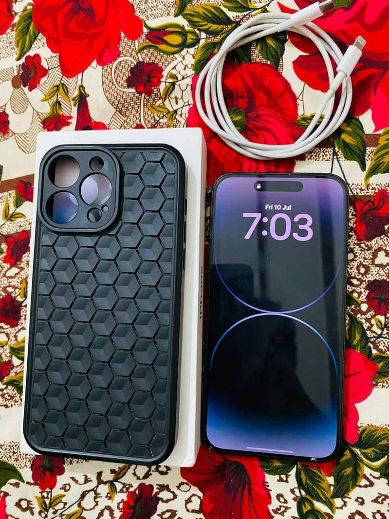 Apple iPhone 14 Pro Max 1