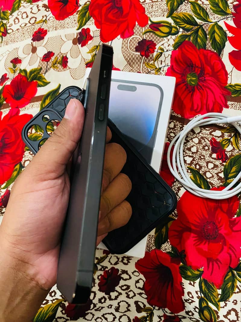 Apple iPhone 14 Pro Max 2