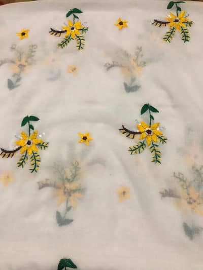 Handmade White Sunflower Chadar - Swiss Lawn