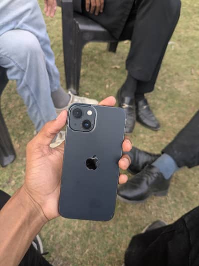 Apple iPhone 13