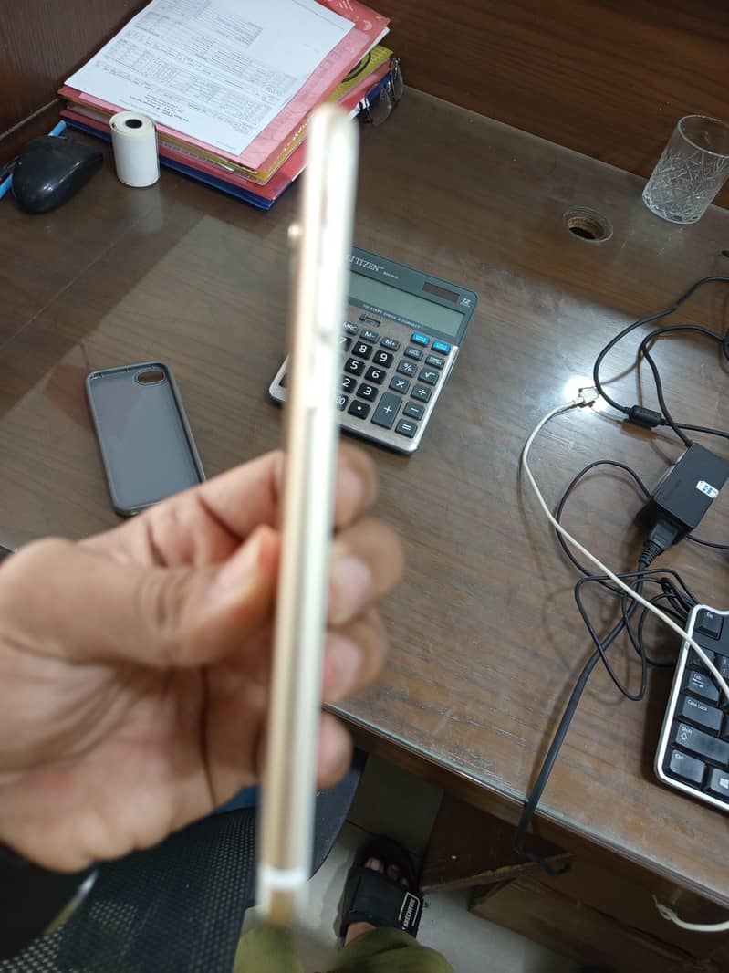 Apple iPhone 6S 1