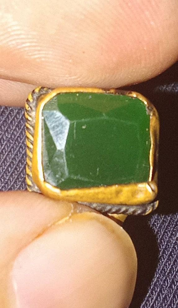square cut emerald stone 0