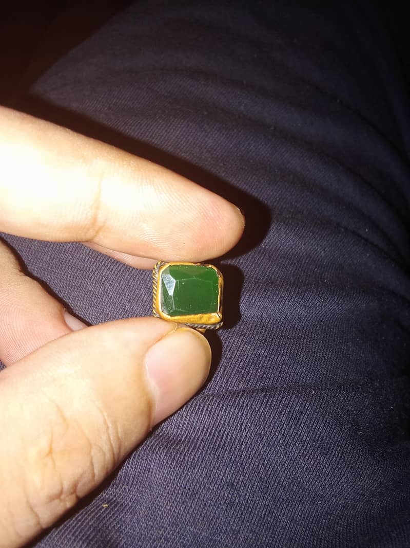 square cut emerald stone 2