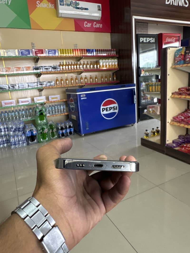 Apple iPhone 13 Pro 4