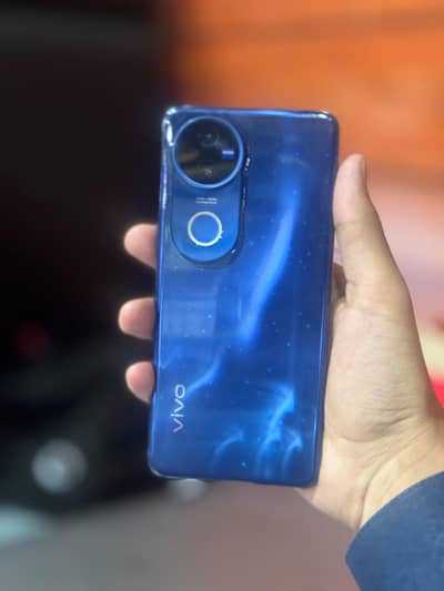 Vivo V50