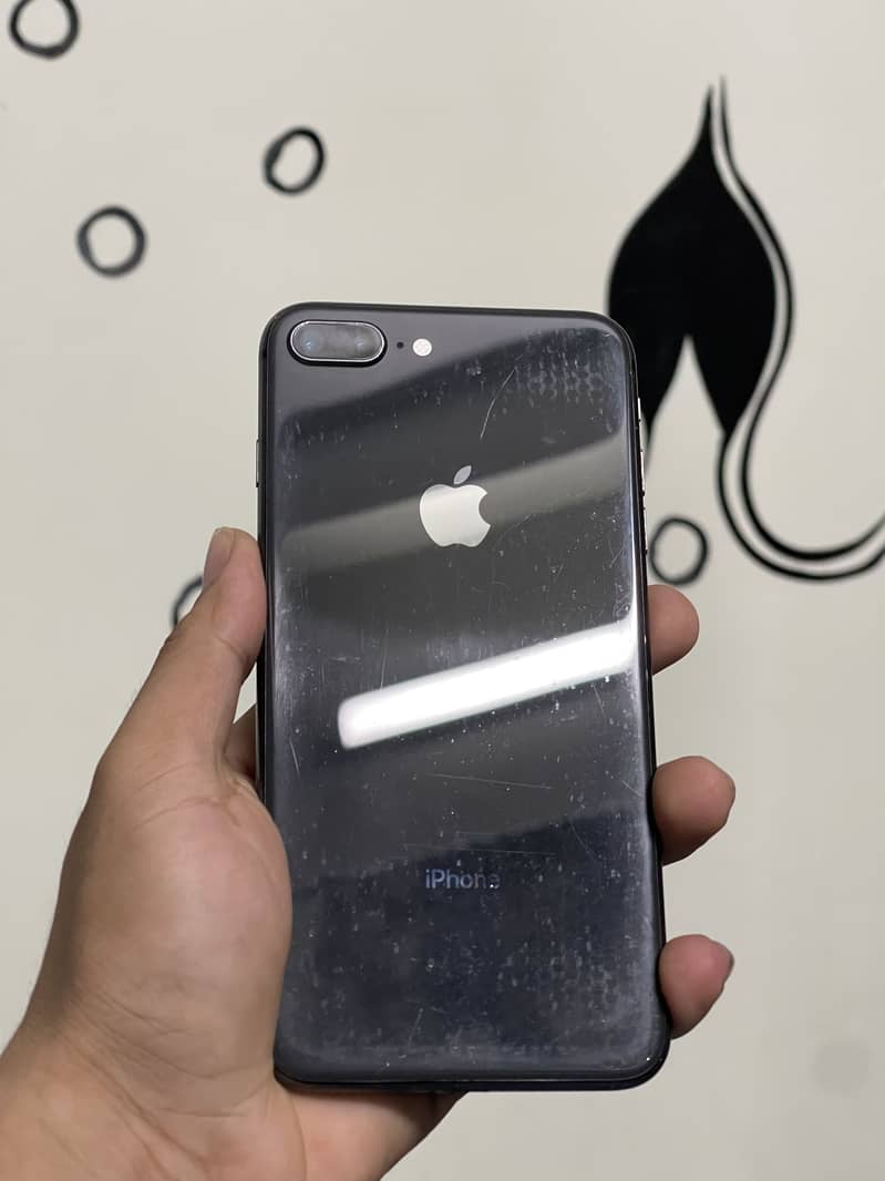 Apple iPhone 8 Plus 2