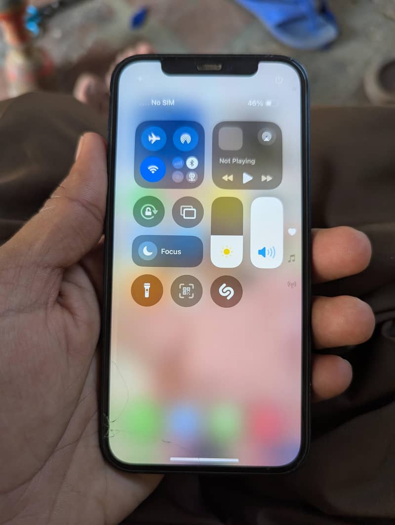 Apple iPhone 12 4