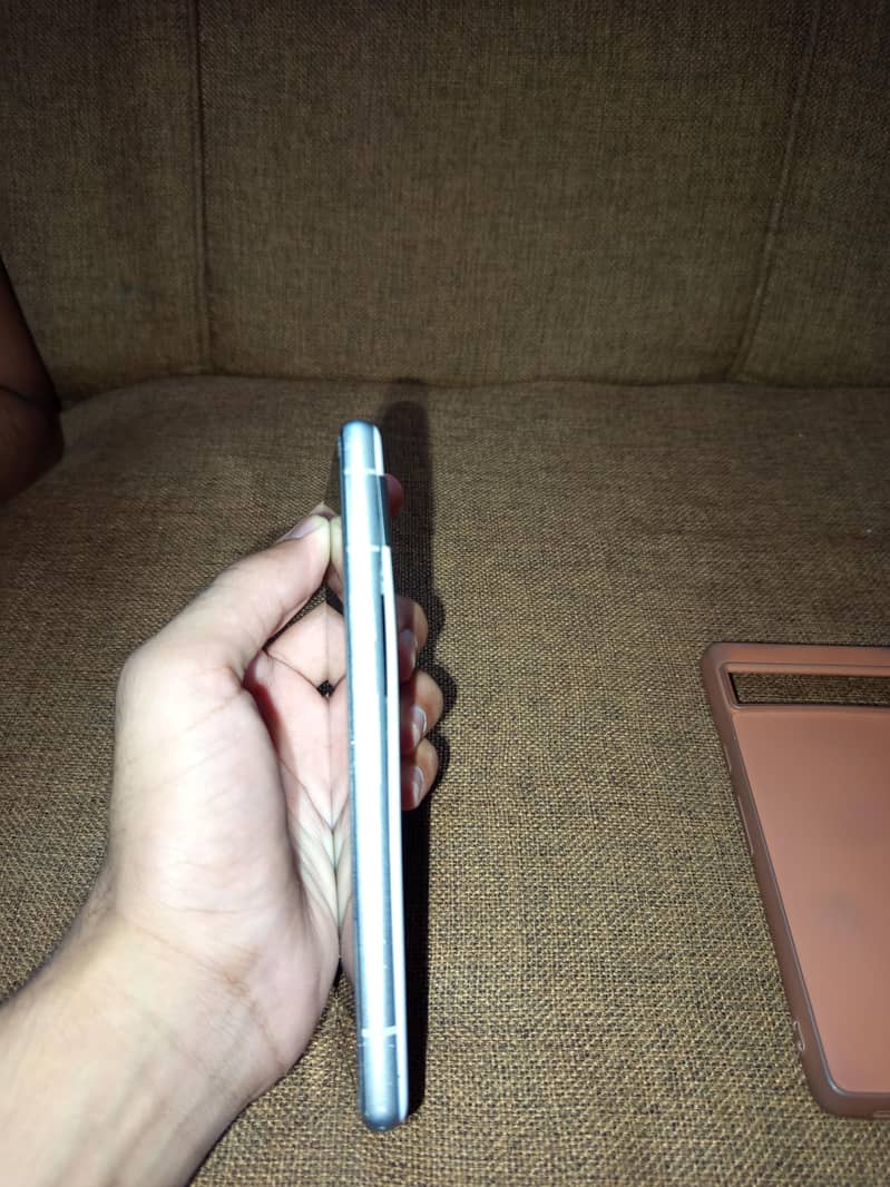 Google Pixel 7a 3