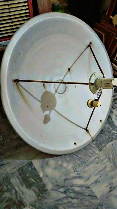 Dish with receiver in Best Condition for sale