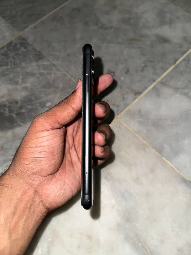 Apple iPhone 11 0