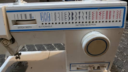 SINGER ELECTRIC CONTROL EMBROIDERY MACHINE FOR SALE CONDITION 10/10