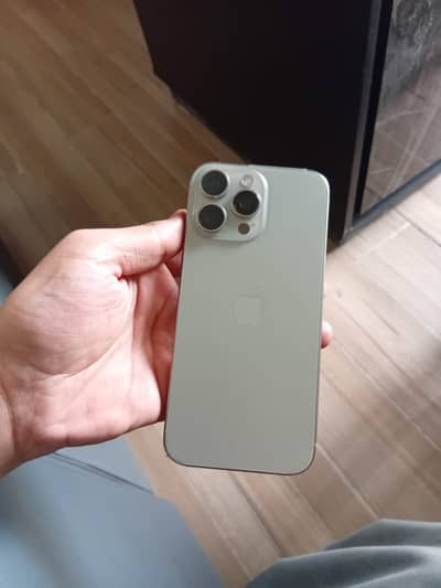Apple iPhone 16 Pro Max