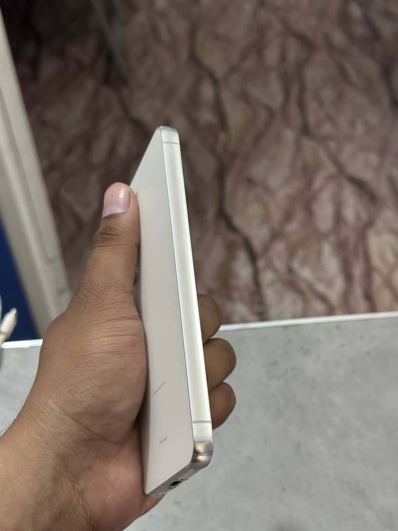 Samsung Mobile S23 1