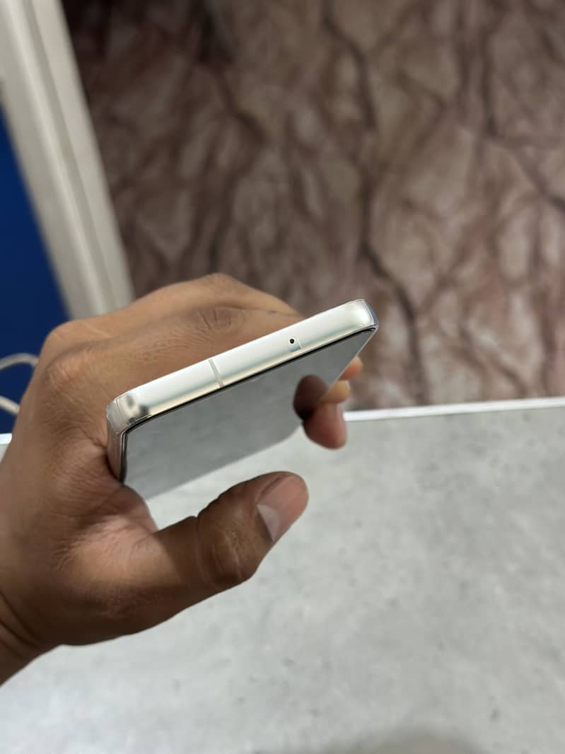 Samsung Mobile S23 3