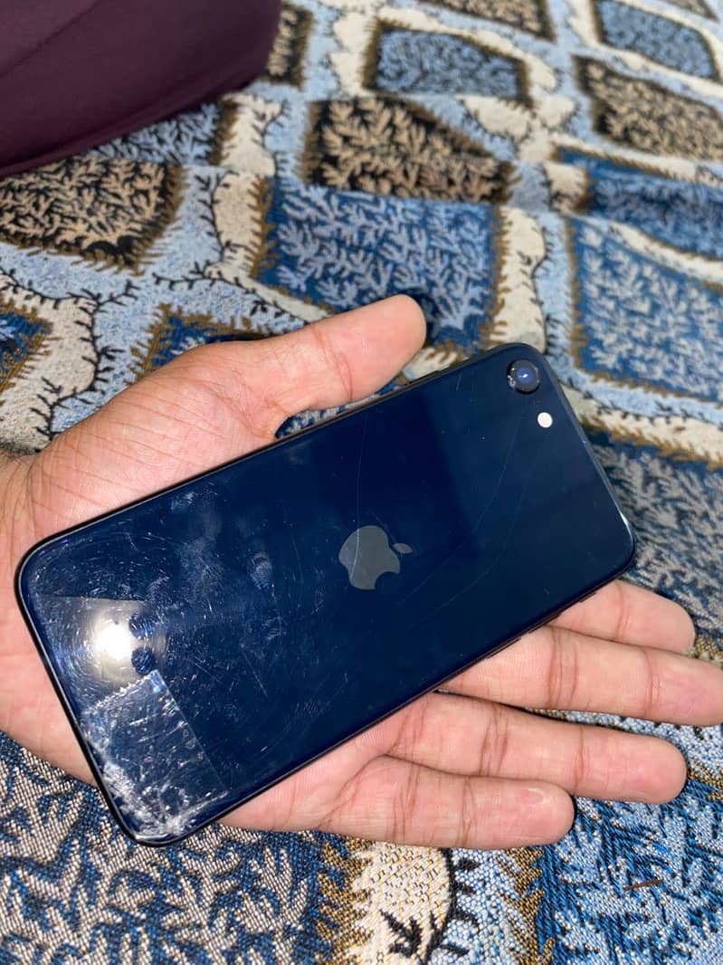 Apple iPhone SE 3 3
