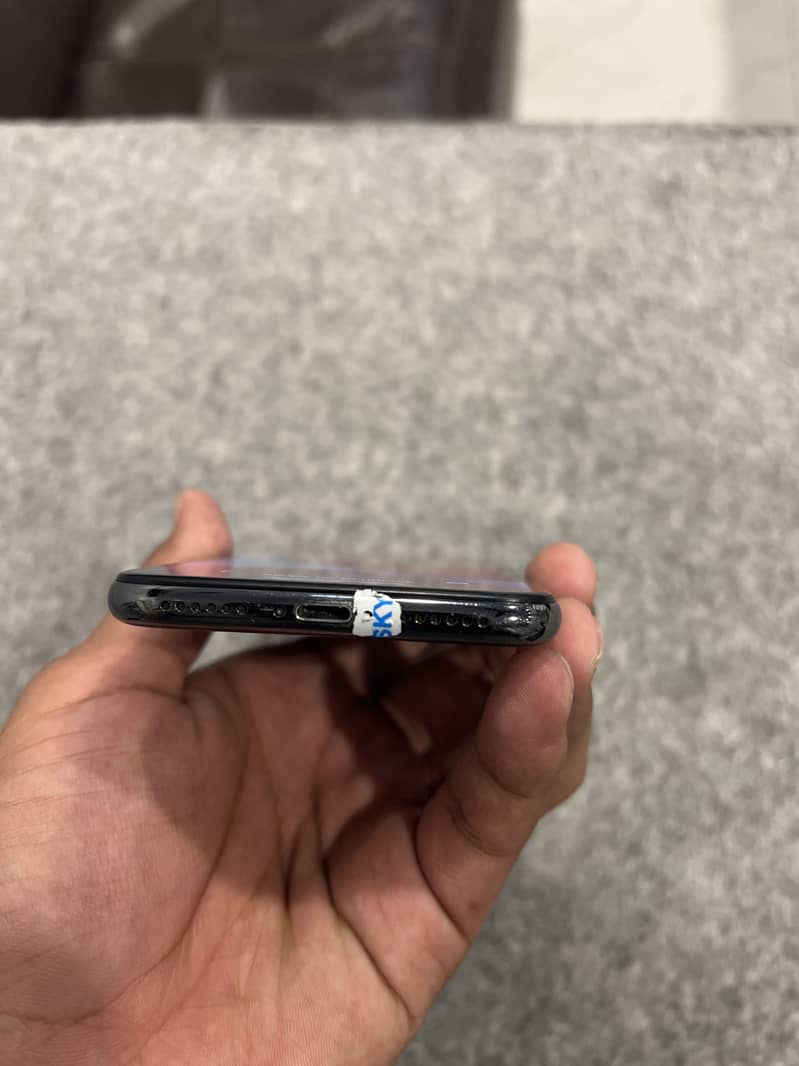 Apple iPhone X 3