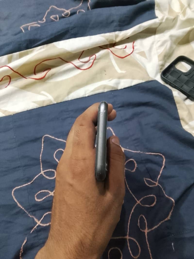 Apple iPhone 11 128 GB 5