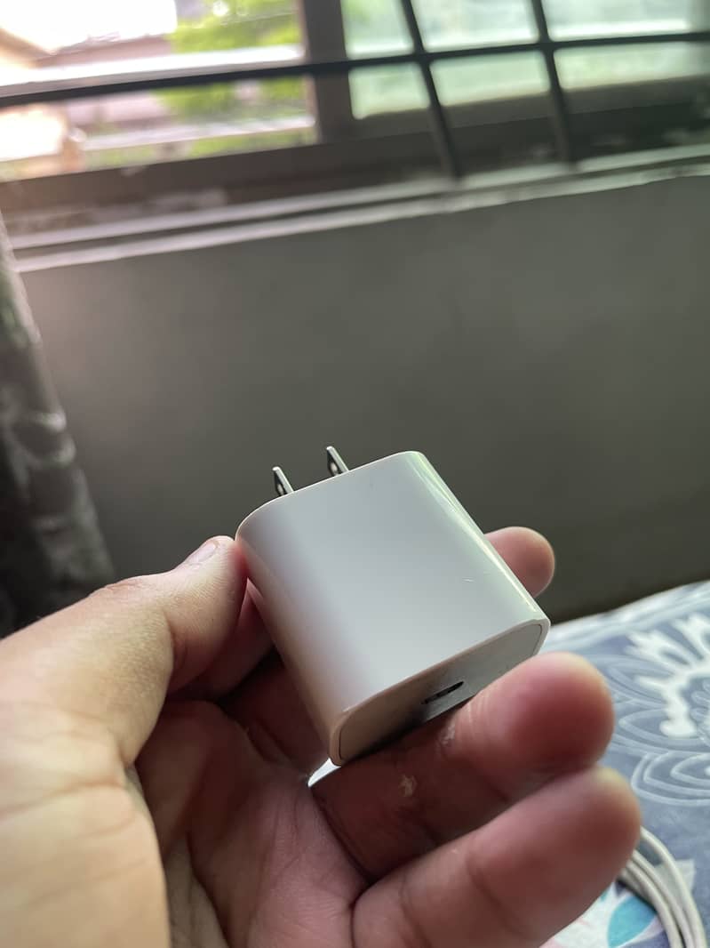 iPhone charger 20w 0