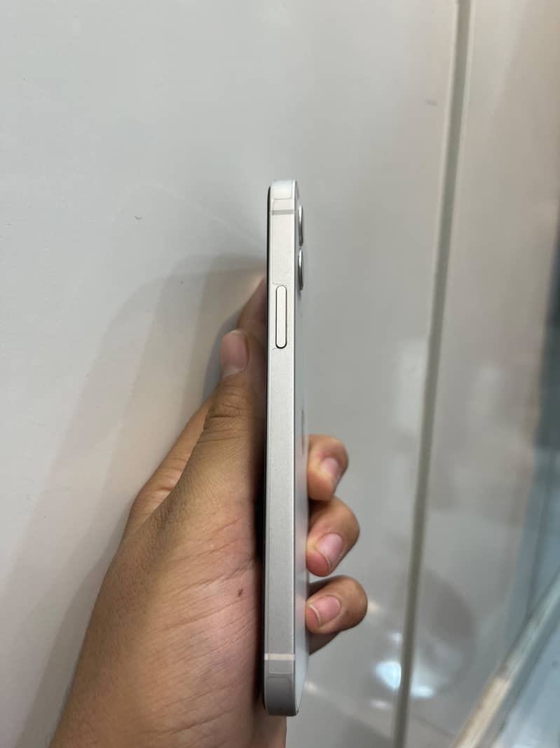 Apple iPhone 12 6