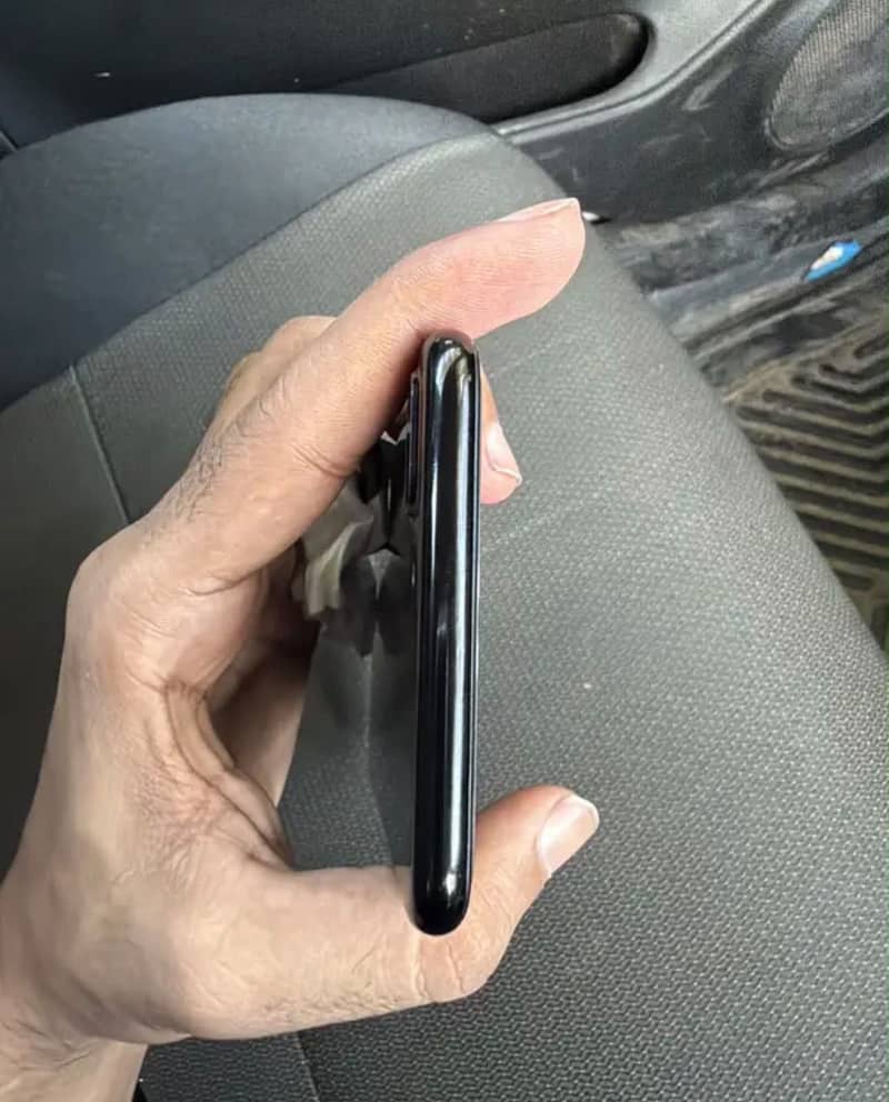 Apple iPhone 7 Plus 2