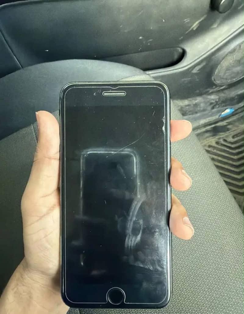 Apple iPhone 7 Plus 5