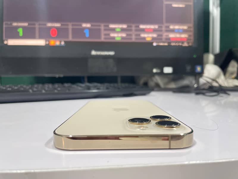 iPhone 12pro max 0
