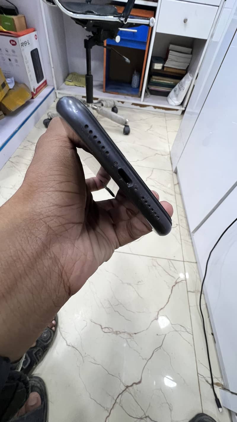 Apple iPhone 11 2