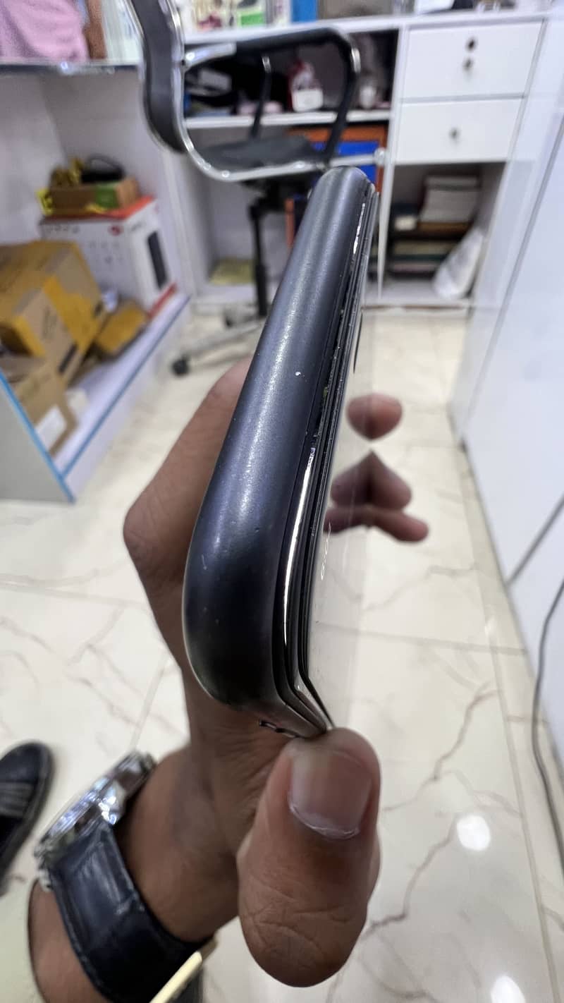Apple iPhone 11 6