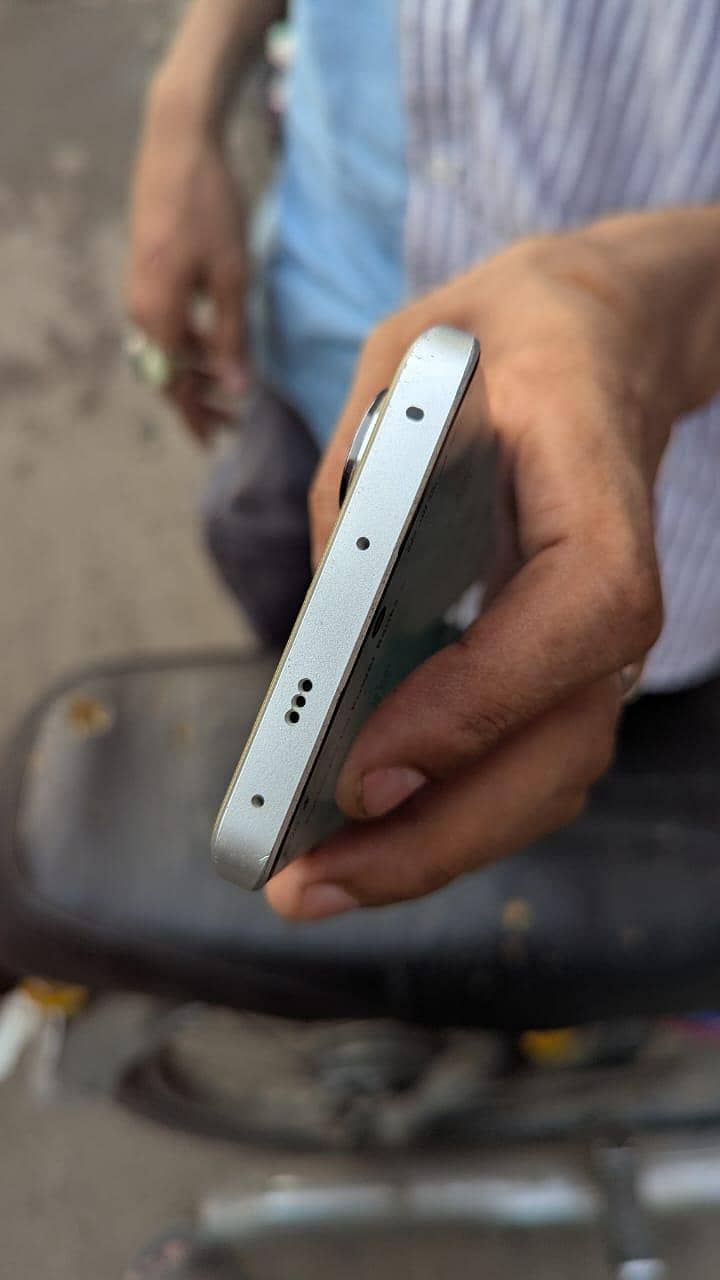 Xiaomi Redmi Note 13 Pro 3
