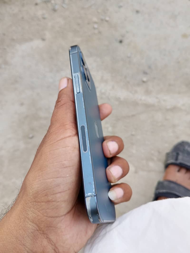 Apple iPhone 12 Pro 4