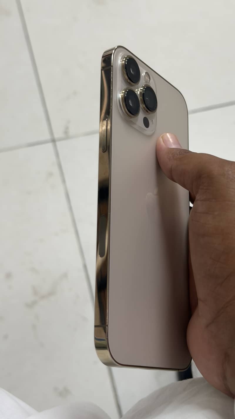 Apple iPhone 12 Pro Max 4