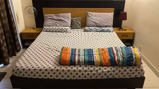 Title:  Habitt Wooden Bedroom Set with bed 2 bedsid tables,& dresser