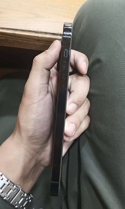 Apple iPhone 14 Pro Max 4