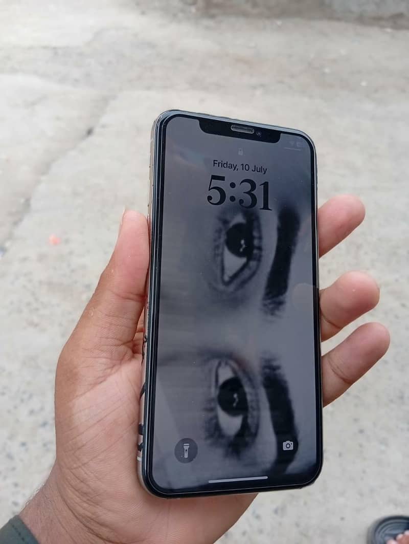 Apple iPhone XS 1