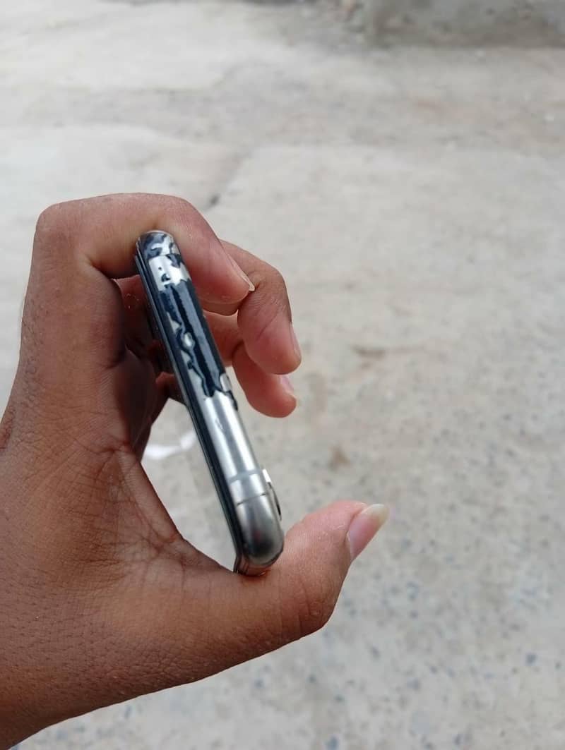 Apple iPhone XS 9