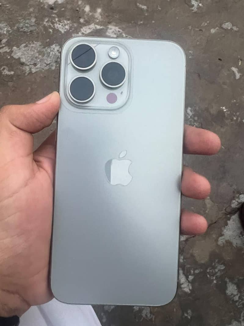 Apple iPhone 15 Pro Max 0